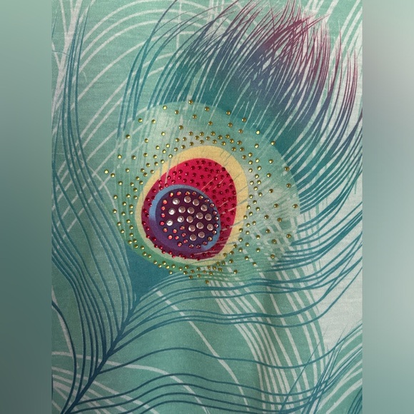 Kiara - Peacock Feather Print V-Neck Top - Picture 5 of 15